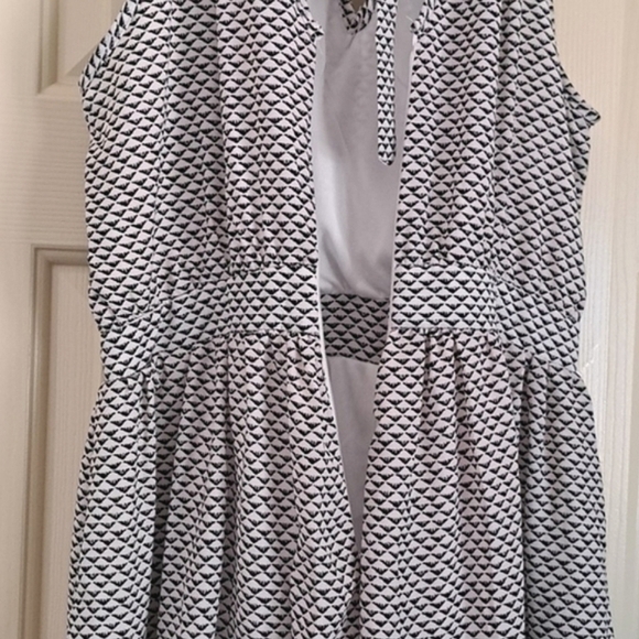 Francesca's Miami Black and White Pattern Romper Size Medium - Picture 10 of 11
